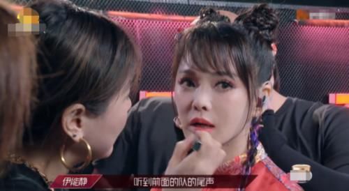  位姐姐|《乘风破浪》三公曝光，张萌和徐艺洋撞造型，大碗宽面组“内斗”