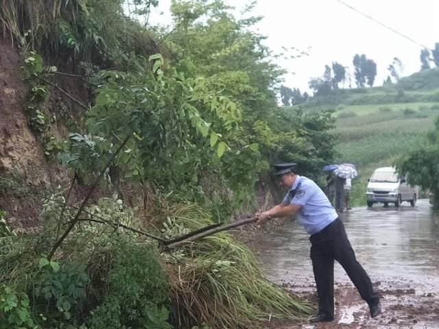 转移|转移、排危、送医……四川威远公安启动极端天气应急抢险预案