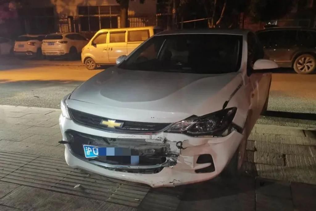  后果|几十米的路，前后三人轮换开宝马，后果惨不忍睹！原因更让人无语…