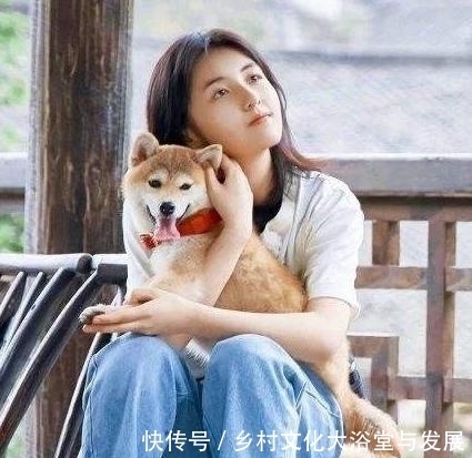  向往|《向往的生活》张子枫蜂蜜拍摄技术由吐槽制作，网友却称其可爱