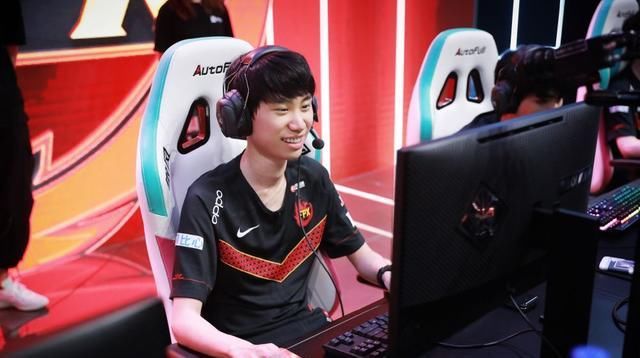  游戏|Faker替补后Doinb谈李哥乱切屏习惯，他是真受不了！5分钟都不行