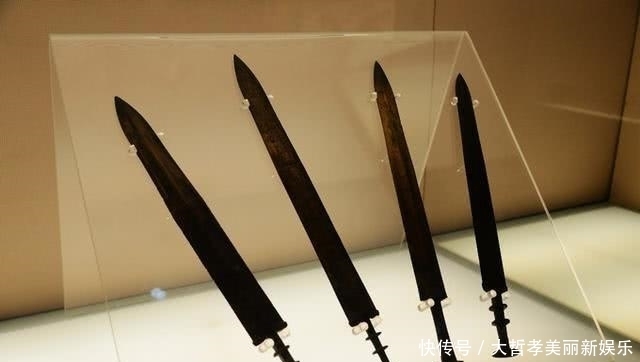 秦剑|兵马俑坑出土19把宝剑, 技术至今是谜, 西方考古家: 绝不可能