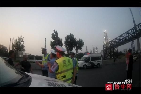 货车|大货车超载拒查 车主抗法被张店交警严惩