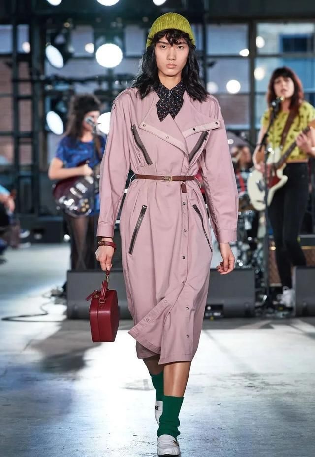  TA|拿什么配香奈儿 顶流时尚大咖都会选TA