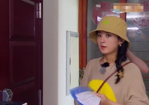  架子|中餐厅：赵丽颖接任店长“架子大”？讲话众人要蹲着，原因太现实