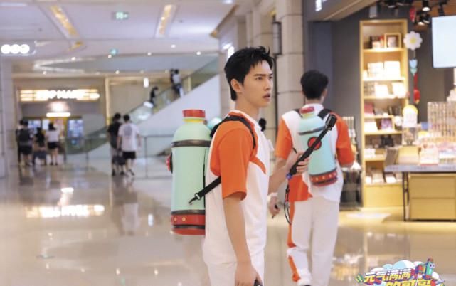  不亦乐乎|《元气满满的哥哥》弹幕吵得不可开交，哥哥们却玩儿得不亦乐乎