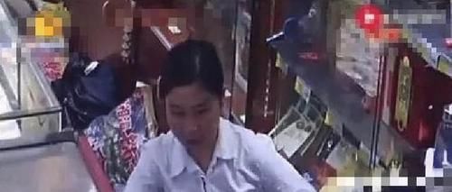 超市|超市收银员日偷两三百，多年共偷52万！发家致富购买两辆车！