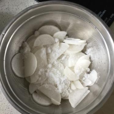 下饭|秋天,萝卜正当季,趁着便宜,快囤一点做成小菜,特别清脆下饭