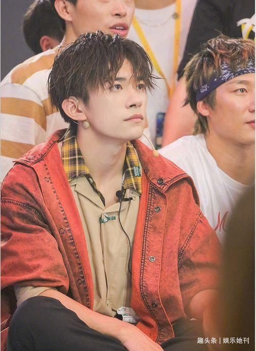  决赛盛典冠|易烊千玺、王一博将同台，一官宣粉丝就炸，7位男神携手阵容太强