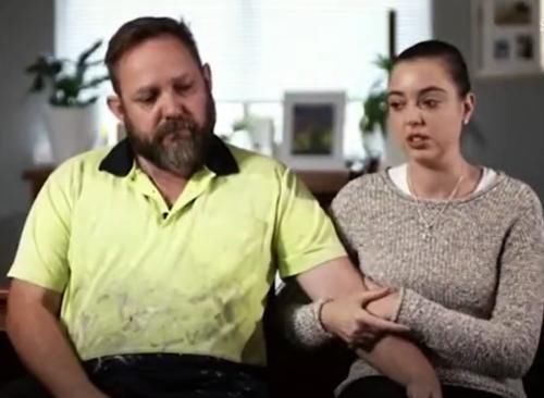  声尖叫|女司机在自家车道倒车轧死亲生女儿，正做饭的丈夫听到她惊声尖叫