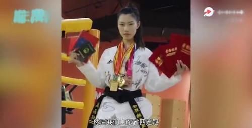 醉汉|火锅店两醉汉调戏老板娘，二十秒不到反被KO，网友：这剧本不行呀