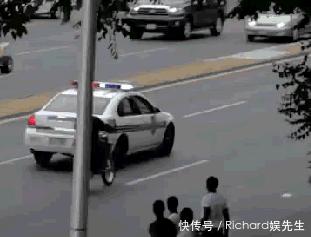 GIF|搞笑GIF:你以为你爸想找我这样的吗?他也是结了婚才知道我是这样的呀!