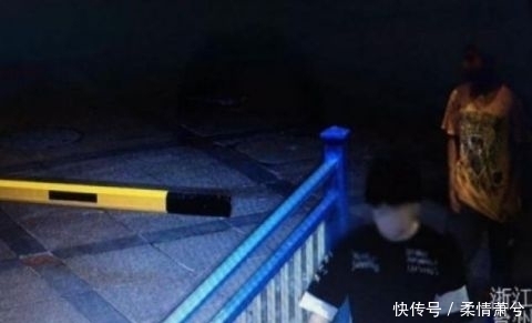 分钟|“1块钱”也不放过，两个小伙小区里鬼鬼祟祟，3分钟“进账”200