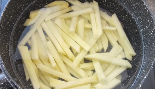 常年|此菜常年2元1斤，维C是苹果的4倍，夏天遇到最少买10斤