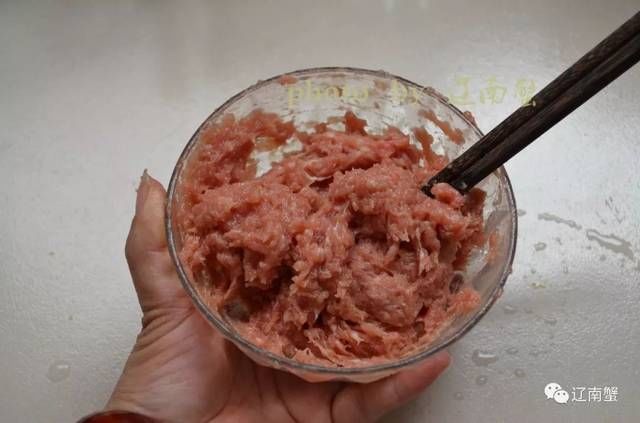  炒肉|西葫芦别再炒肉了，这样吃，上桌就被抢光！