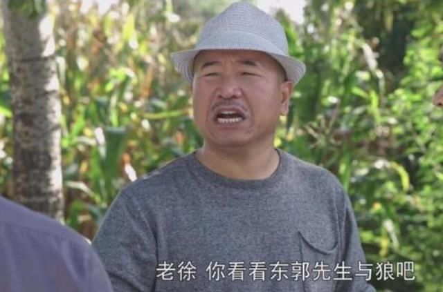  赵本山|63岁赵本山近况罕曝光，皱纹白发尽显老态，网友留言：太心疼了