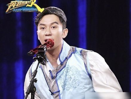  节目的主持|为什么周深在李晨、蔡徐坤、李荣浩和明星齐聚《奔跑吧》等后面