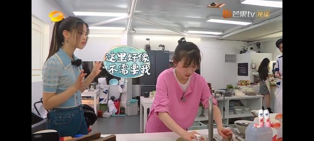  杨超越的名|《中餐厅》史上流量最高的飞行嘉宾来临，赵丽颖、黄晓明态度不一