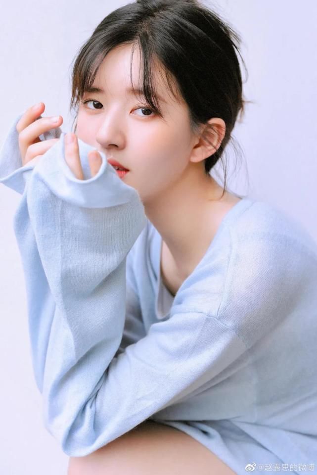  争议|「饭饭快报」杨紫不争、肖战剧组、刘诗诗争议、赵露思杨天真