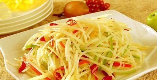  土豆丝|炒土豆丝前，别再用水冲洗了，这么做，土豆丝“响脆”还不粘锅！