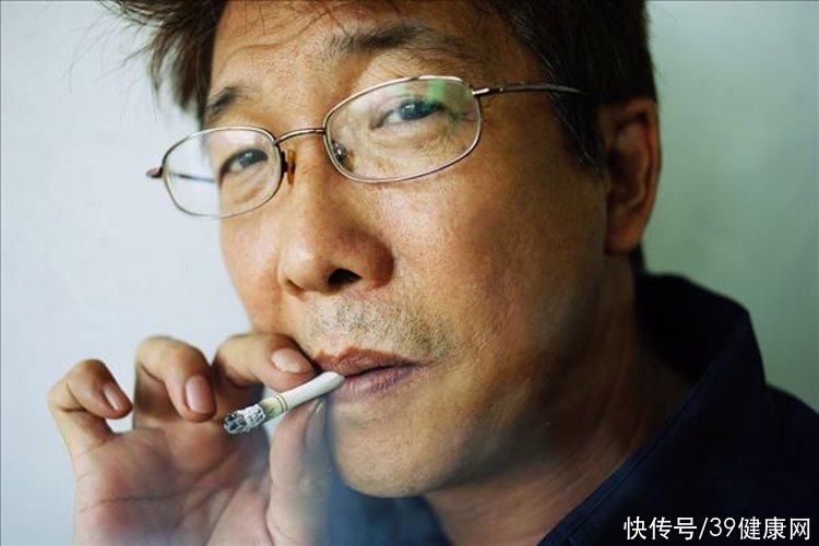 悄悄“偷走”男性寿命的4种行为，一个比一个难缠，你占了几个？2023