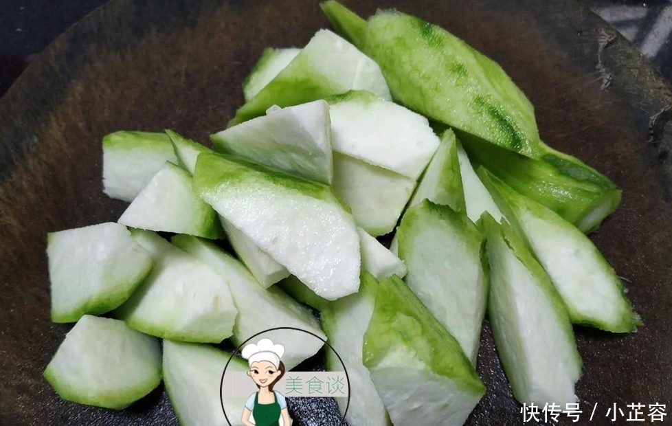 鲜美|三样素菜一起炒,实在太鲜美了,隔三差五做给孩子吃,营养又美味