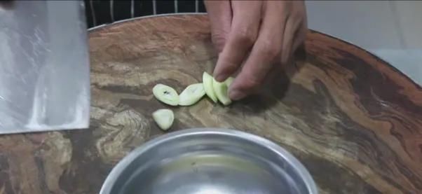 在家|大厨分享“辣子鸡”的正确做法，满满的小技巧，学会了在家露一手