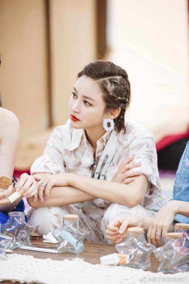 介意|张歆艺、吉娜神仙姐妹情!吉娜被骂,张歆艺自黑力挺,夸妹第一人