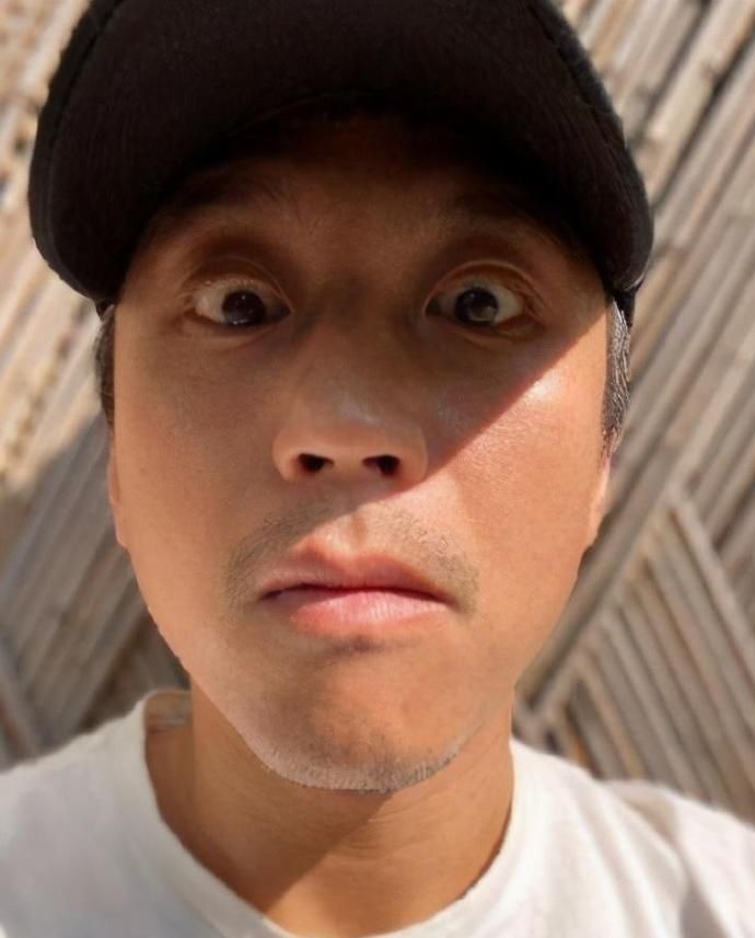  得不说|邓超疯狂艾特郑钧133次求关注，对方仅7字回应，粉丝反应亮了