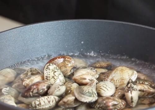 简单|分享一款土豆蛤蜊浓汤,奶香浓郁,简单营养,家中孩子特喜欢