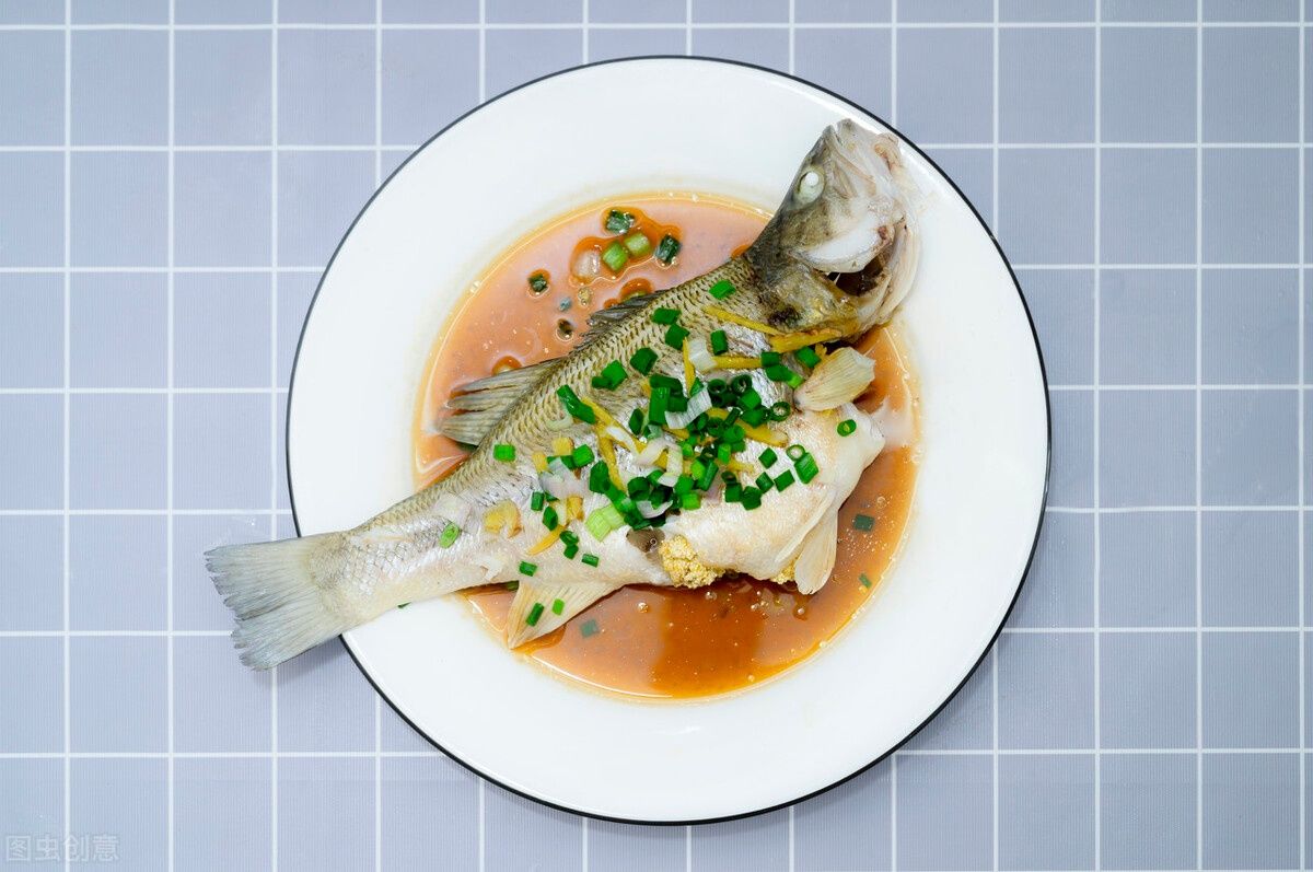  热水|水烧开后鱼需要蒸多长时间？冷水还是热水下锅