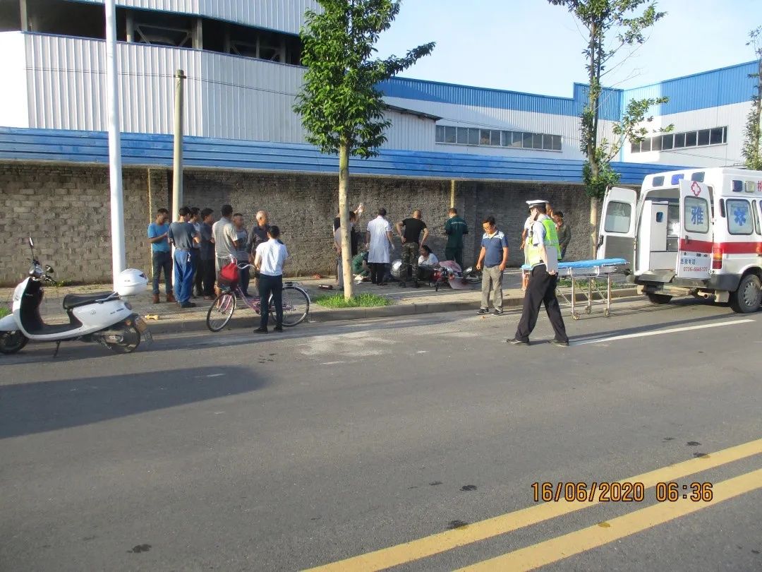  路上|上班路上开车打电话致同事被撞伤，警方却发现肇事男子昨天就已辞职，一查竟是蹲守一晚的蓄意报复