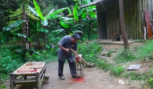  有个|山东有个大爷版李子柒！“玩木头”爆红海外！能造2600年前“鲁班凳”