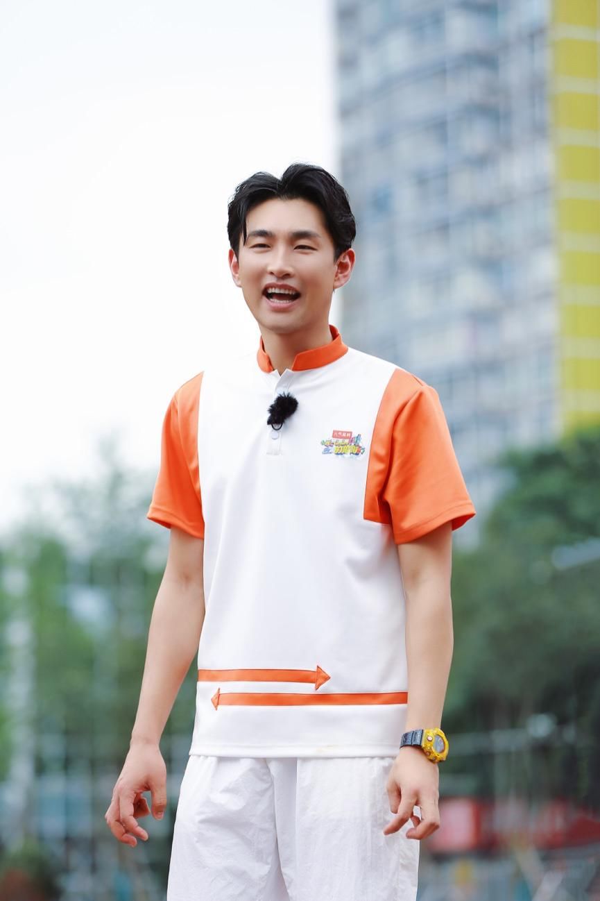 哥哥|《元气满满的哥哥》快“综”有慢 多元创新惊喜不断