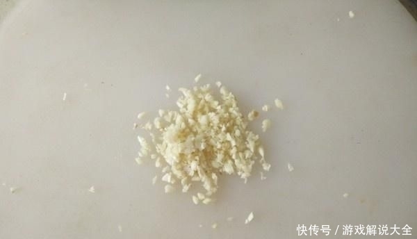  少许|一种肉，天越热越该吃！比羊肉便宜，比鱼肉营养，拌一拌，一个字香