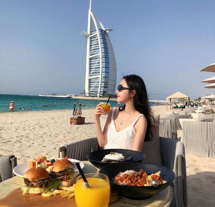  飞机|潘玮柏老婆有多壕！名牌包包、豪宅、飞机都有，身材不输女明星