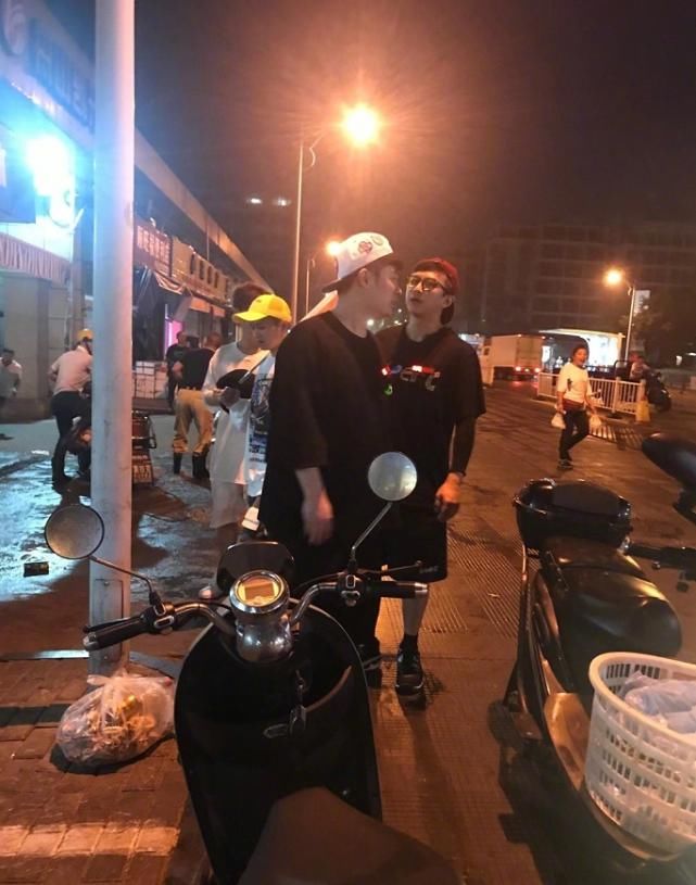  陈赫新|鹿晗邓超陈赫新综艺合体，还有黄渤加盟，开小车抓螃蟹苦哈哈打工