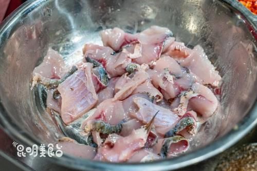 排队|昆明排队三十年老店,15张桌子,“镇店之宝”每天卖半吨