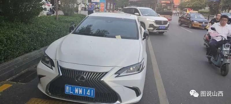 乱停乱放|临汾夜间停车开始重点整治