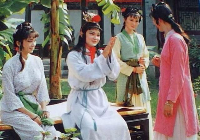  贾母|王熙凤卖乖讨巧，却触动贾母的怨愤往事，当众让王夫人下不来台