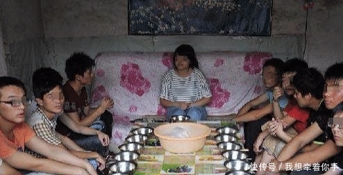 警察|男子被网恋女友骗入传销组织,每天只吃面条,被救后警察哭笑不得