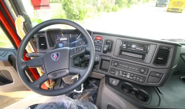  机场|500马力原厂双排 国内首辆斯堪尼亚P500 XT 6x6机场消防车底盘