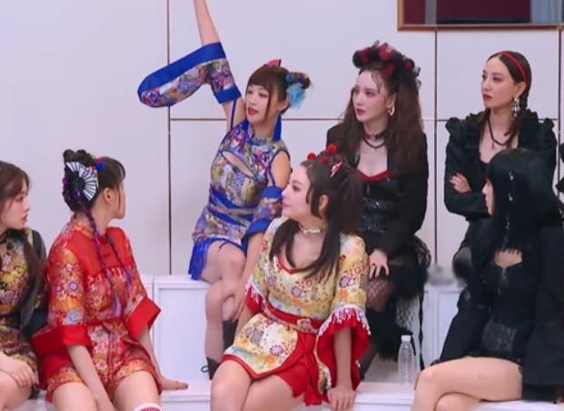  尴尬|蓝盈莹突然要求换组，宁静脸色大变气氛尴尬，她真的是来比赛的！