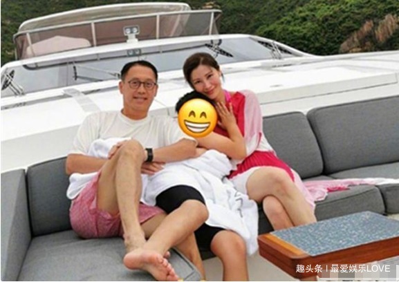 母子|李嘉欣晒全家照，与9岁儿子又惹争议，母子这样亲密真的好吗