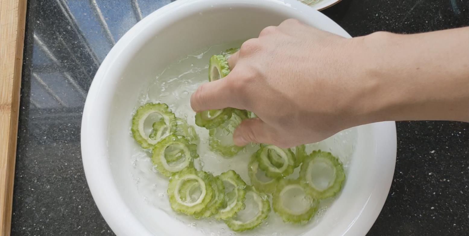 丸子|土豆丸子好吃有诀窍,原来这样做丸子才不散,圆润口感好,真好吃