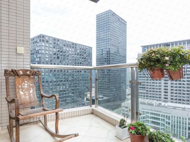  隐私保护性|买房在一楼和顶楼之间怎么选？内行人会这么选，别被坑了