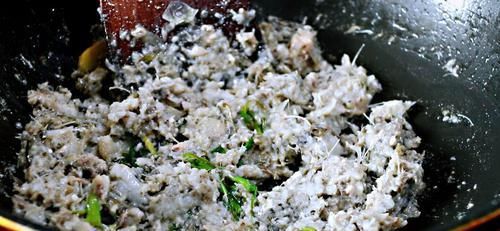  做法|花10元买了一盘小鲫鱼，教你鱼汤面的做法，汤白汁浓，味道鲜美