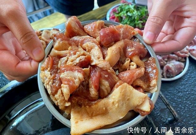 烤锅|脾气挺大的烤肉苍蝇馆 被骂哭了都要吃?
