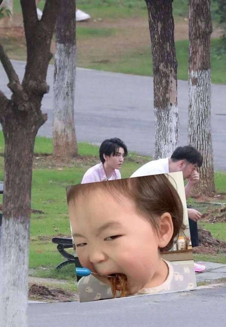  清爽|王俊凯《中餐厅4》造型曝光，干净又清爽！但状态惹人心疼，好瘦