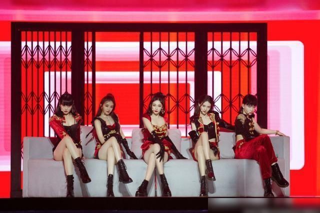  那种|乘风破浪的姐姐明晚直播成团，张杰蔡徐坤乐华七子惊喜助阵！